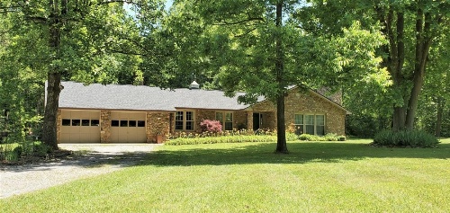 Amos`s Willow Bend Stone Cottage image 1