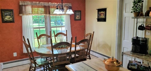 Amos`s Willow Bend Stone Cottage image 10