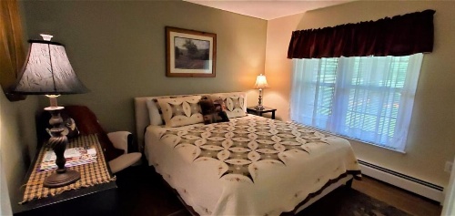 Amos`s Willow Bend Stone Cottage image 13