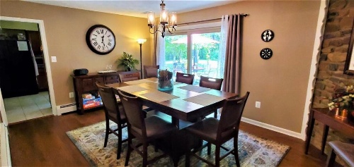 Amos`s Willow Bend Stone Cottage image 15