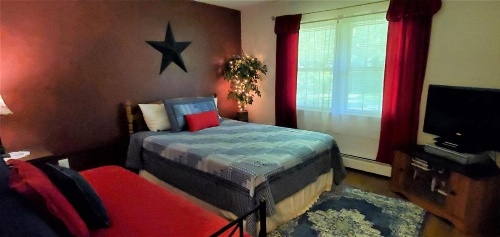 Amos`s Willow Bend Stone Cottage image 21