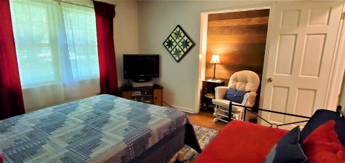 Amos`s Willow Bend Stone Cottage image 25