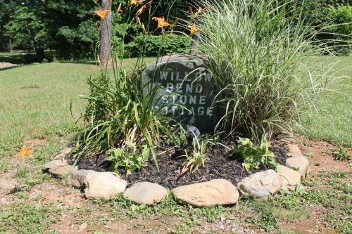 Amos`s Willow Bend Stone Cottage image 36