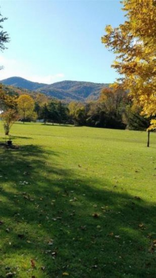 Amos`s Willow Bend Stone Cottage image 38