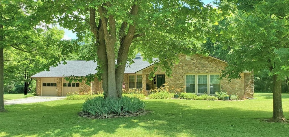 Amos`s Willow Bend Stone Cottage