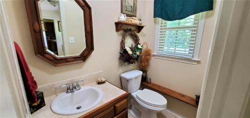 Amos`s Willow Bend Stone Cottage image 8